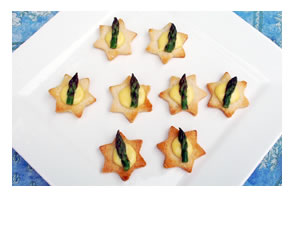 Star-shaped asparagus croutes with citrus hollandaise